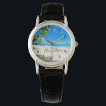 Schönes Foto an einem sonnigen tropischen Strand Armbanduhr<br><div class="desc">Eine Uhr mit einem schönen Foto. Ein weißer Sandstrand mit blauem Wasser. Entspannendes Bild mit sonniger Luft und sanftes,  schäumendes Surfen mit niedlichen tropischen Blätter,  die das Bild umrahmen.</div>