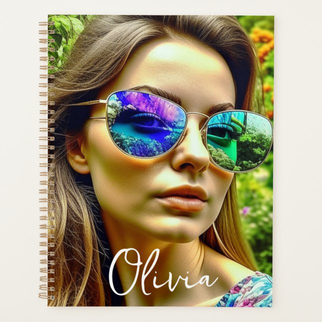 Schönes Mädchen mit Sonnenbrille Reflektion Blume Planer (Vorderseite)