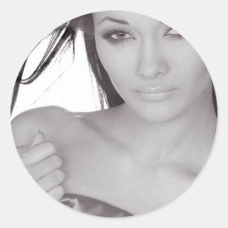 schönes Mädchen Runder Aufkleber