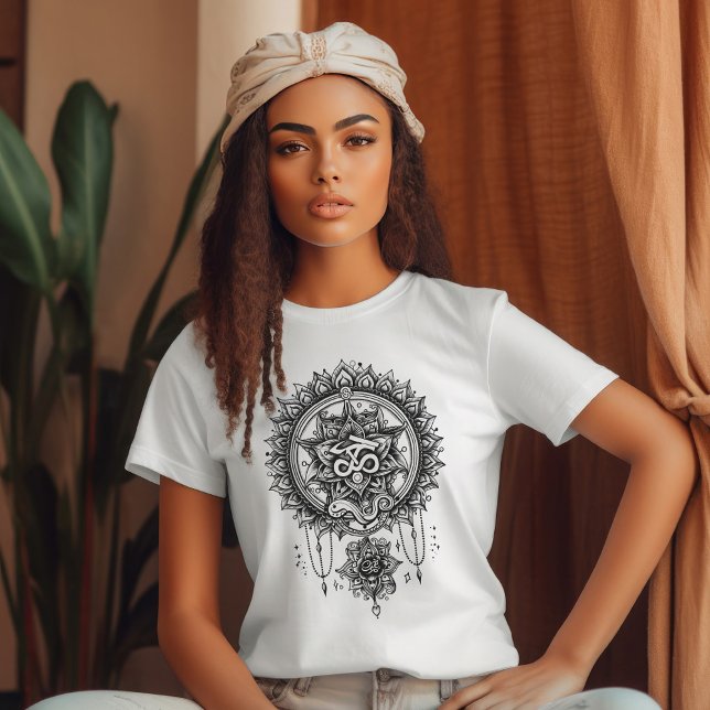 Schönes Mandala Design T-Shirt (Von Creator hochgeladen)