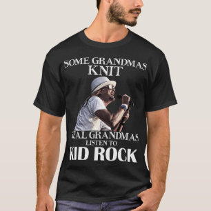 Schönes Model für übergroßartiges internationales T-Shirt