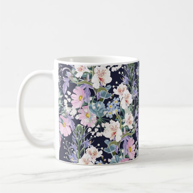 Schönes nahtloses Federmuster mit wilder Blume Kaffeetasse (Links)