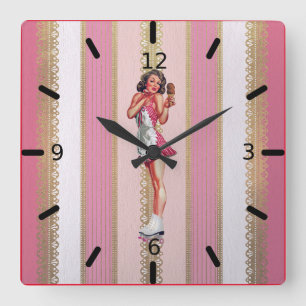 Schönes Niedliches Girl Serve Ice Cream Quadratische Wanduhr