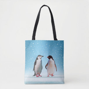 Schönes Pinguinpaar auf Hellblau