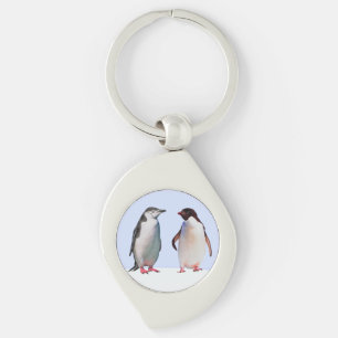 Schönes Pinguinvogelpaar auf Hellblau Schlüsselanhänger