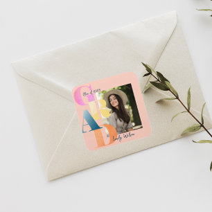 Schönes Pink Bold Schriftart Foto 2024 Abschluss Quadratischer Aufkleber