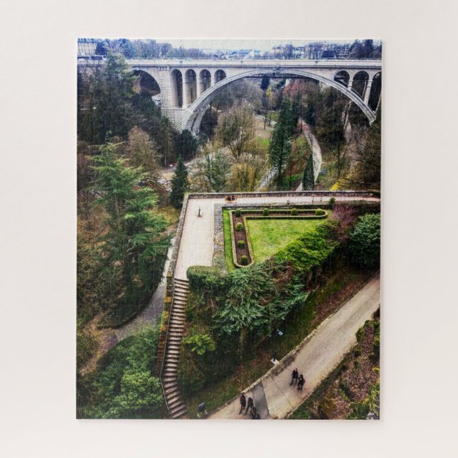 Schönes Puzzle in Luxemburg (Vertikal)