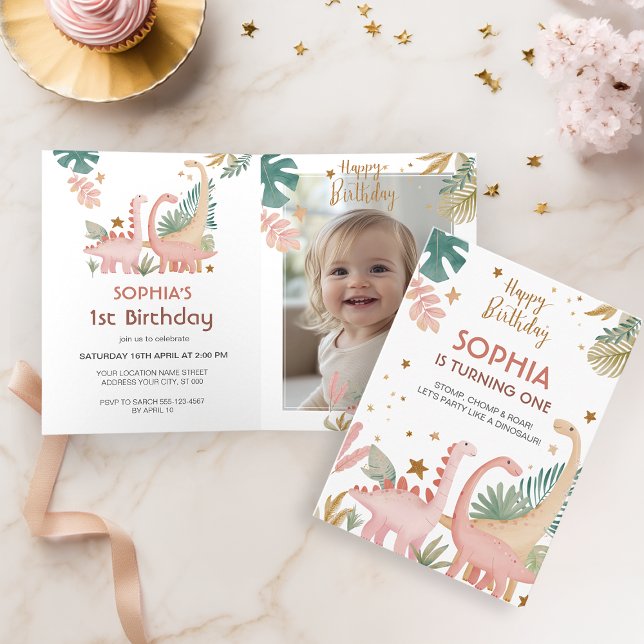 Schönes rosa Dino gefolgte Einladung (Von Creator hochgeladen)