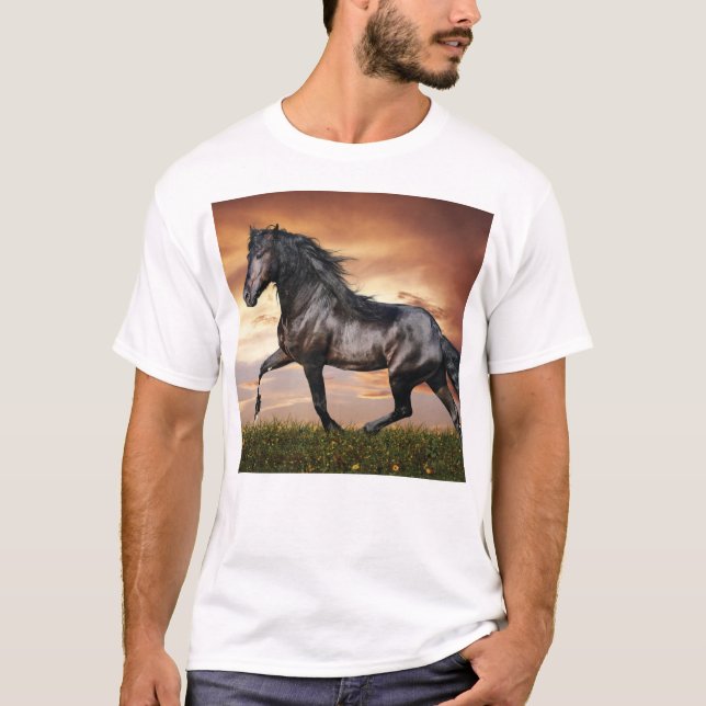 Schönes Schwarzes Pferd T-Shirt (Vorderseite)