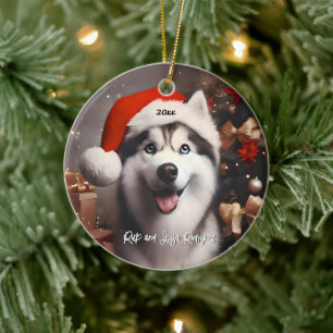 Schönes sibirisches Husky mit Weihnachtsmannmütze Keramik Ornament