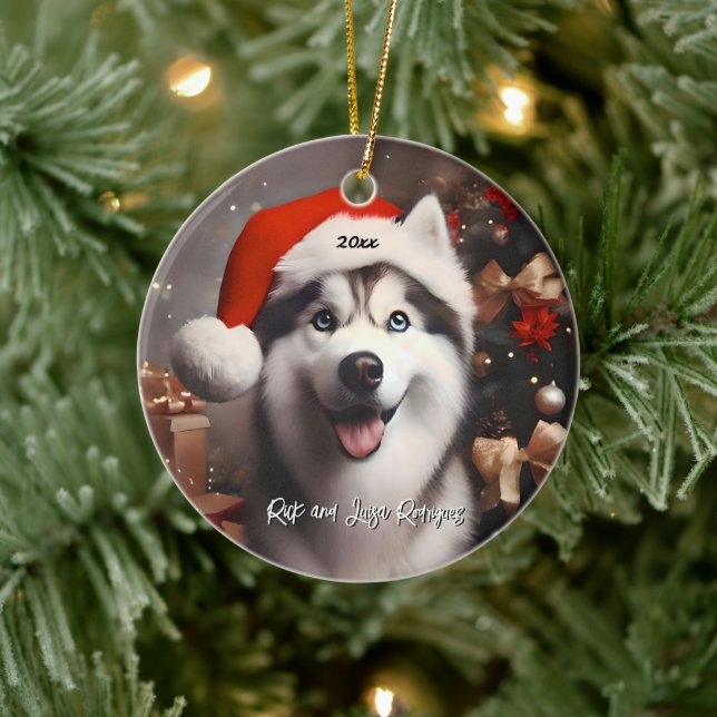 Schönes sibirisches Husky mit Weihnachtsmannmütze Keramik Ornament (Baum)