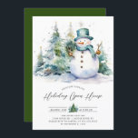 Schönes Snowman Holiday Open House Einladung<br><div class="desc">Feiern Sie die festliche Jahreszeit mit unserer charmanten Ferienhaus-Einladung mit einem reizvollen Schneemann, der stolz vor einem üppig grünen Pinienwald stehend ist. Dieses skurrile Design vereint das Wesen der Winterfreude und macht sie zum idealen Ort, um Freunde und Familie zu Ihrer saisonalen Ansammlung einzuladen. Die lebhaften Farben und die fröhlichen...</div>