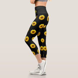 Schönes Sonnenblumenmuster & Yoga Text auf schwarz Capri Leggings