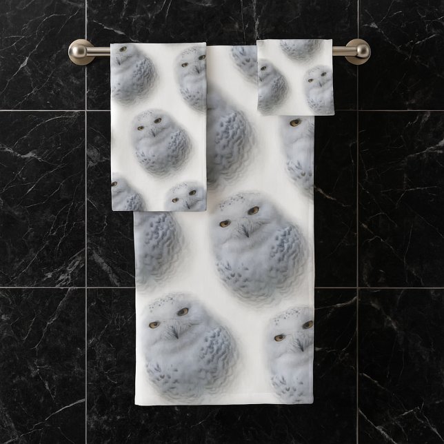Schönes, traumhaftes und serenschneesicheres Owl Badhandtuch Set (Snowy Owl Towel Set on Black Marble Bathroom Tiled Wall Cover Photo)