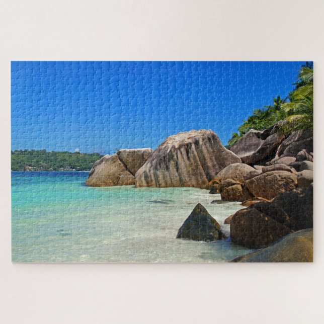 Schönes tropisches Meer mit einem Felsstrand Puzzle (Horizontal)