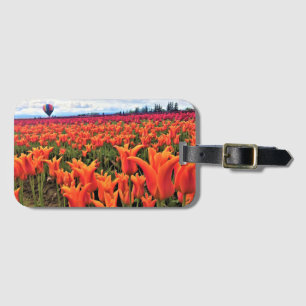 Schönes Tulip Field mit Heißluftballon, Oregon Gepäckanhänger