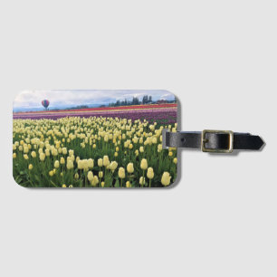 Schönes Tulip Field mit Heißluftballon, Oregon Gepäckanhänger