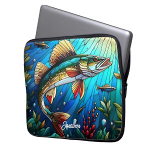 Schönes Walleye Pike am See Laptopschutzhülle