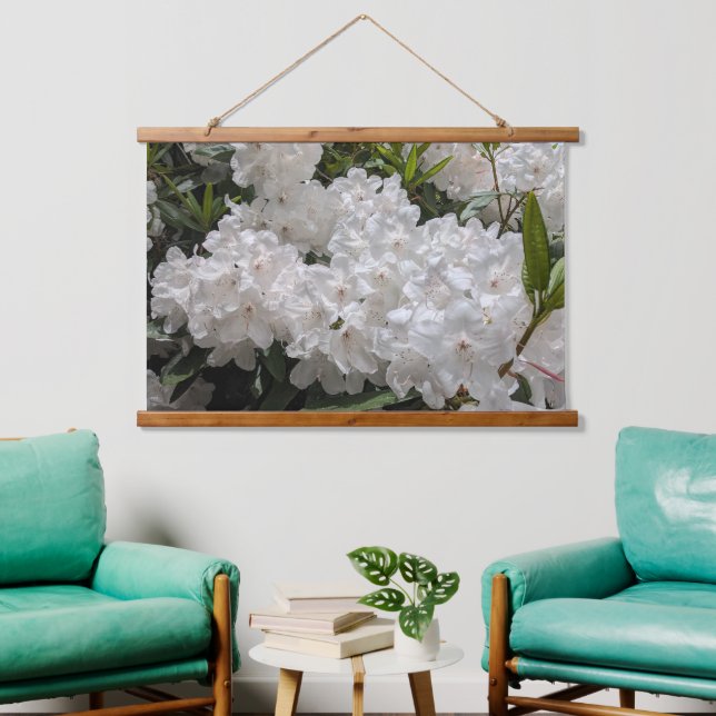 Schönes Weiß Rhododendron Blooms Bloral Wandteppich Mit Holzrahmen (Wohnzimmer)