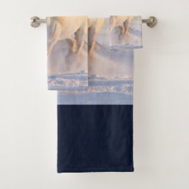 Schönes Weißes Pferd Galloping im Schnee Badhandtuch Set