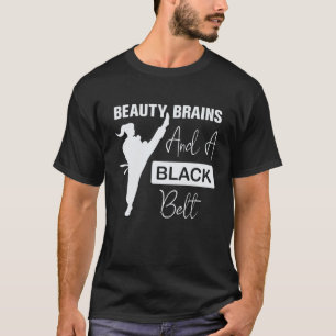 Schönheit Gehirne und Frauen Mädchen mit schwarzem T-Shirt