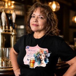 Schönheit im Auge der Vintagen Bierhütte T-Shirt