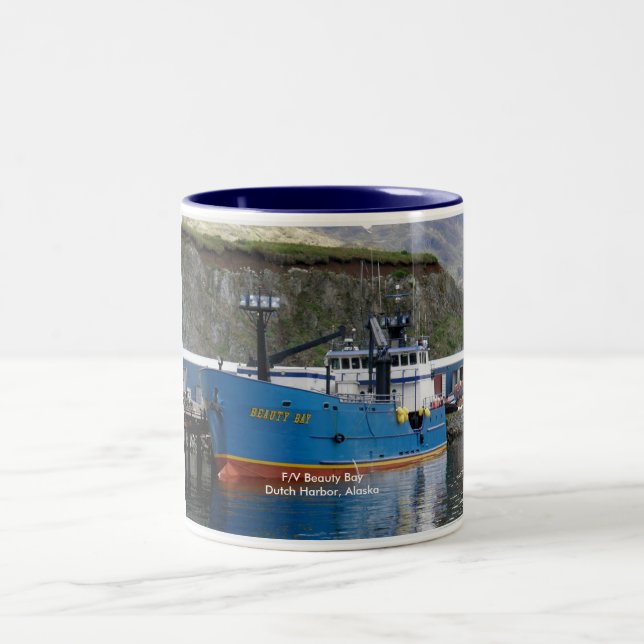 Schönheits-Bucht, Krabben-Boot im niederländischen Zweifarbige Tasse (Mittel)