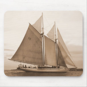 Schooner im Sepia Mousepad