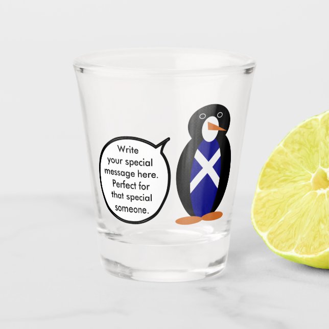 Schotte Vortrag von Penguin Personalisiert Schnapsglas (Vorderseite)