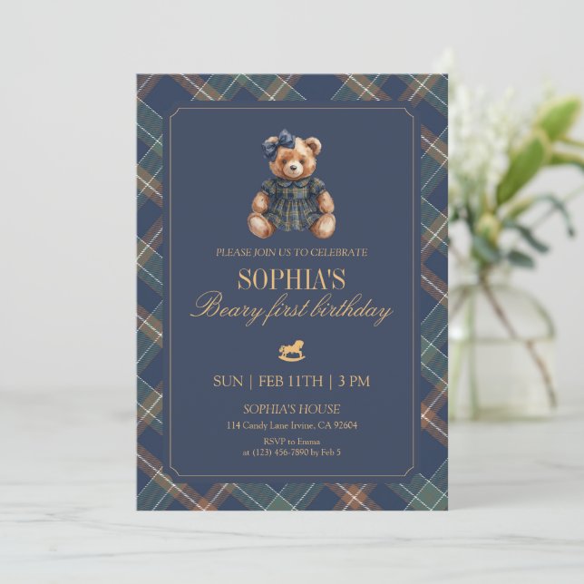 Schottenmuster-Mädchen-Teddy-Navy-Geburtstag 1. Ge Einladung (Stehend Vorderseite)