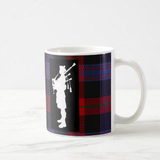 Schottischer Dudelsackspieler auf Clan-BrownTartan Kaffeetasse