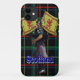 Schottischer Pfeifer auf Tartan iPhone 11 Hülle