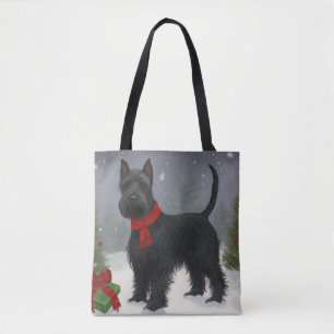 Schottischer Terrier Hund im Schnee Weihnachten