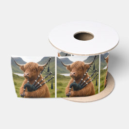 Schottisches Highland-Rind spielt auf den Dudelsäc Satinband