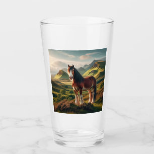 Schottisches Hochland Clydesdale-Pferd Glas