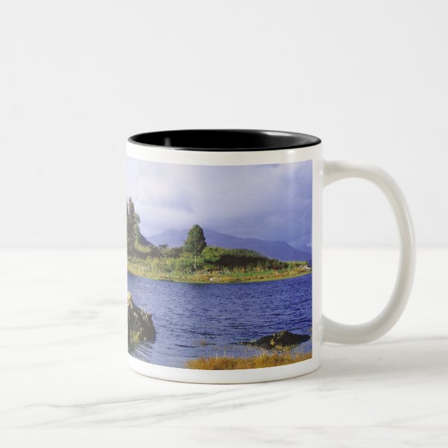 Schottland, Highland, Wester Ross, Eilean Donan 2 Zweifarbige Tasse (Rechts)