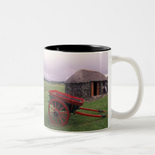 Schottland, Insel Skye, Kilmuir. Landschaft Zweifarbige Tasse