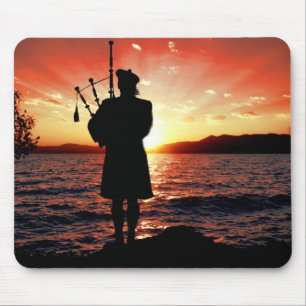 Schottland-Tasche pipper am Sonnenuntergang Mousepad