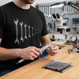 Schraubenschlüssel für Schrauben T-Shirt