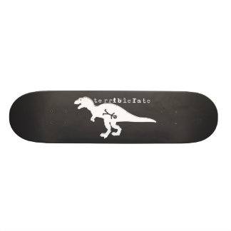 schreckliches Schicksal Dino Skateboard