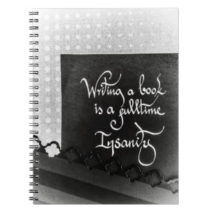 Schreiben eines Büchermanifests schwarz-weiß Notizblock