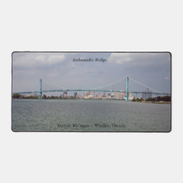 Schreibtischmatte von Ambassador Bridge