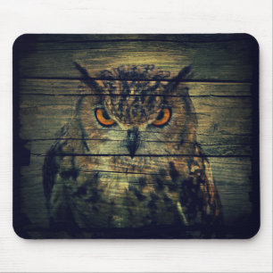 Schreieule des hölzernen gotischen wilden Vogels Mousepad