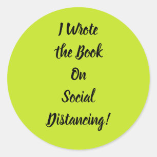 Schrieb das Buch über Social Distancing Runder Aufkleber