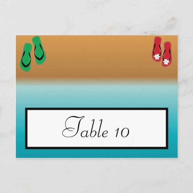 Schriftliche Platzkarte seiner Sandalen auf Beach  Postkarte (Vorderseite)