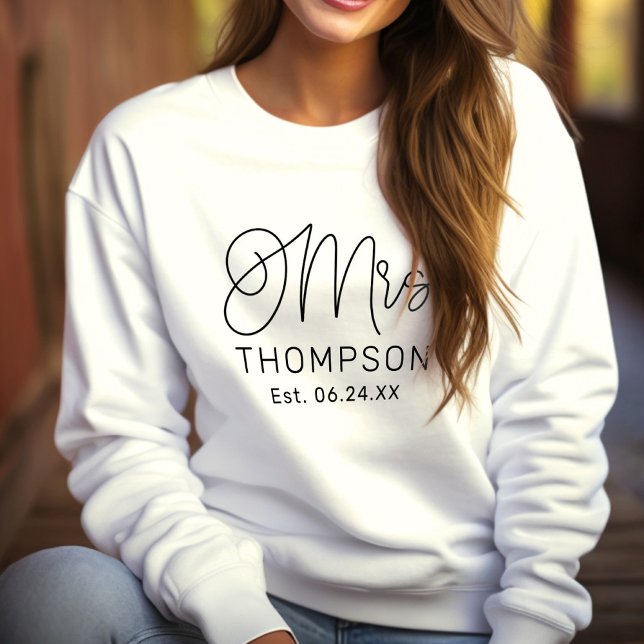 Schriftzug Mrs Monogram Ehefrau Nachname Sweatshirt (Von Creator hochgeladen)