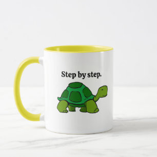 Schritt für Schritt Turtle-Cartoon, anhaltender Er Tasse