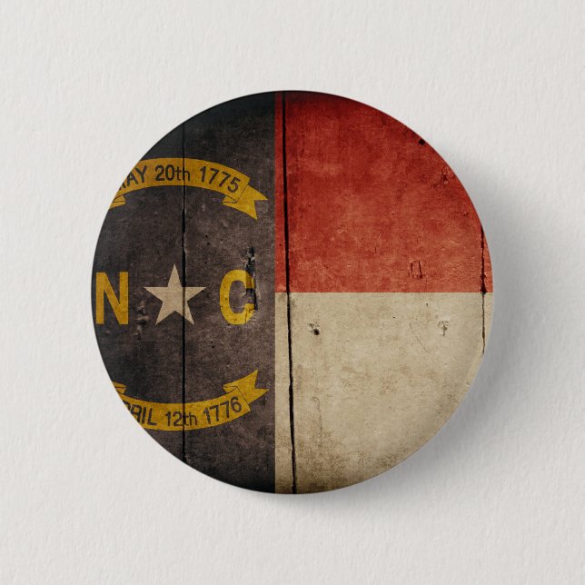 Schroffe hölzerne North Carolina-Flagge Button (Vorderseite)