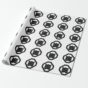 Schrumpfform-Kanji für drei auf einem Tablett Geschenkpapier