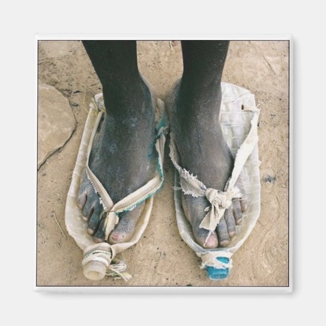 Schuhe in Uganda Magnet (Vorne)